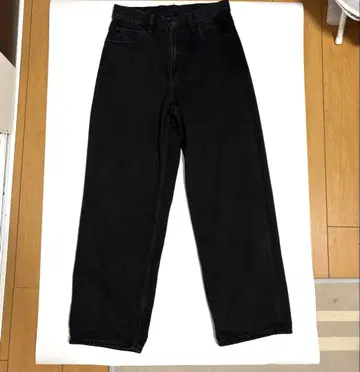 유니클로 와이드 스트레이트 청바지 블랙