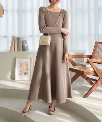 고베 레터스 핏&플레어 니트 원피스 프티M 미사용