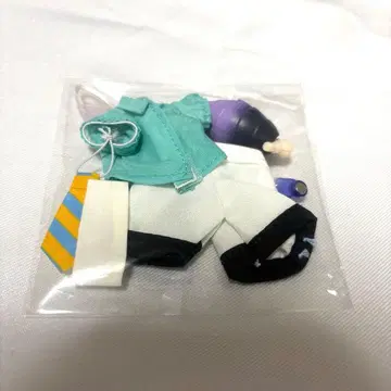 벌레벌레 카페 킨 아웃핏