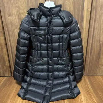 Moncler 에르민 거의 새상품 블랙