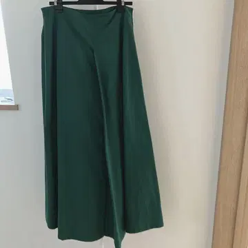 ATON 그린 플레어 롱 스커트