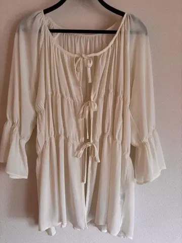 아이보리 쉬폰 셔츠 반팔