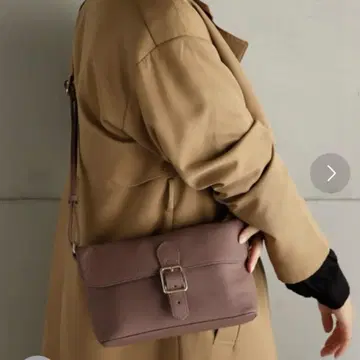 비타페리체 본 소가죽 숄더백