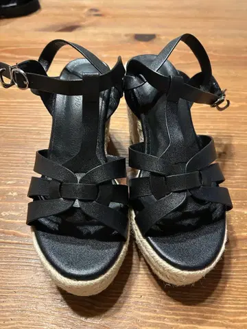 블랙 웨지 샌들 미사용품 새상품급