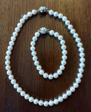 화이트 펄 목걸이와 팔찌 세트