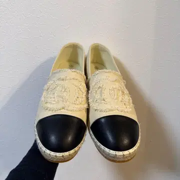 프린지 장식 아이보리/블랙 슬립온