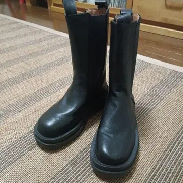 새상품 블랙 사이드 고어 부츠 36 23cm