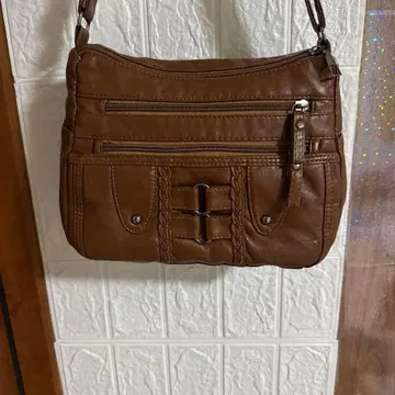 브라운 가죽 숄더백