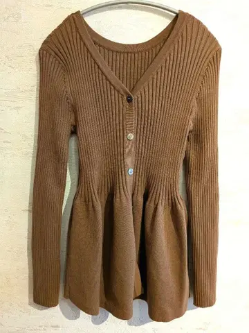 BASEMENT online 페플럼 리브 니트 베이스먼트 온라인