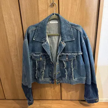 AZUL BY MOUSSY 데미지 데님 자켓