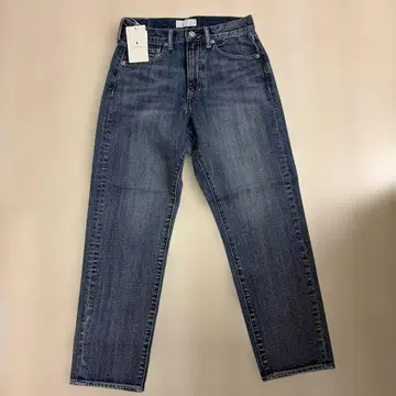 새상품 green label relaxing 시그니처 데님 SHORT