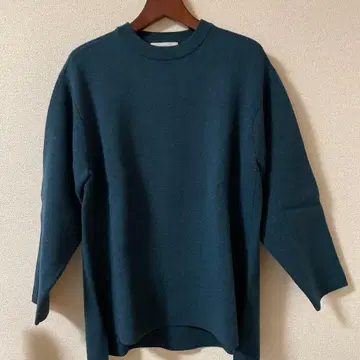 [ 새상품급 ] TOMORROWLAND 다크 블루 크루넥 스웨터