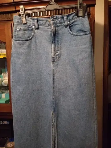 노리즈 스트레이트 데님 라이트 블루 앞 슬릿 포함