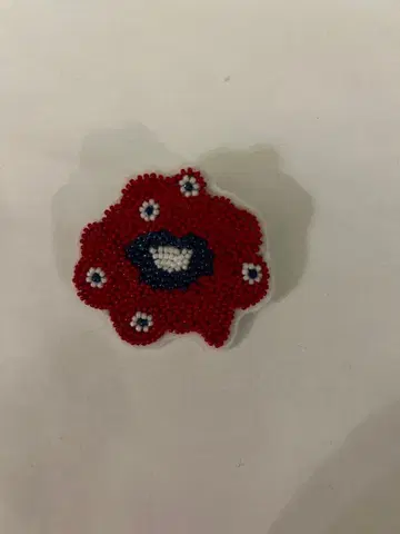 비즈 자수 미야쿠미야쿠 브로치