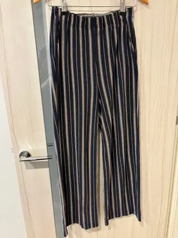 AZUL by moussy 네이비 스트라이프 와이드 팬츠
