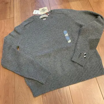 택 포함 미사용 새상품 안야 힌드마치 캐시미어 크루넥 스웨터 그레이