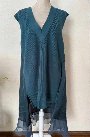 sacai 다크 그린 슬리브리스 롱 원피스