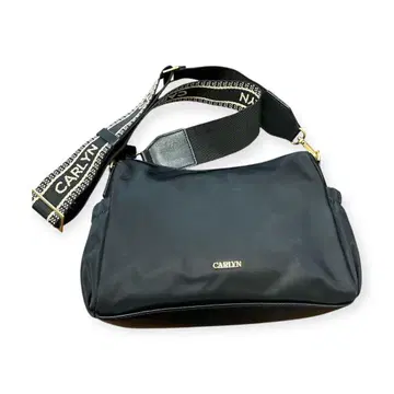 [ 새상품 ] CARLYN 블랙 나일론 숄더백 한국 인기