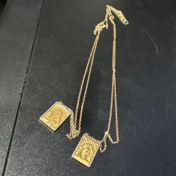 janji 마리에스 목걸이 아카니시 진 착용 모델