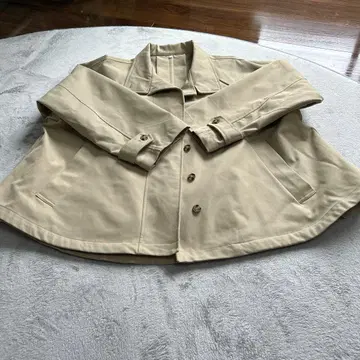 coca 트렌치코트