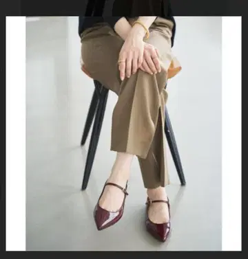 LE TALON 포인티드 원 스트랩 플랫