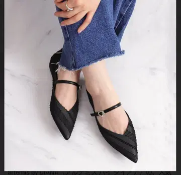 artemis by DIANA 멜리 제인 스트랩 플랫 펌프스