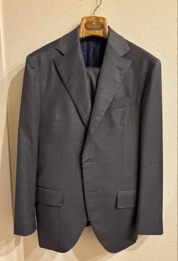 그레이스 슈트 시게아키 나오이