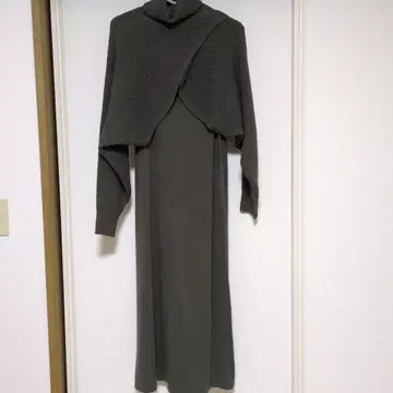 GU 그린 셋업 크롭 상의 포함