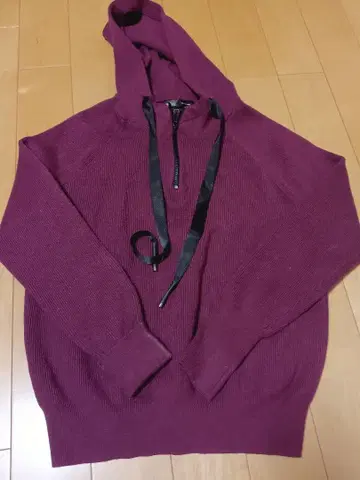 후드 부착 퍼플 니트 스웨터