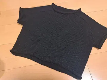 Sheller 컷오프 하프 슬리브 스웨터