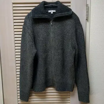 유니클로 JW ANDERSON 드라이버즈 니트