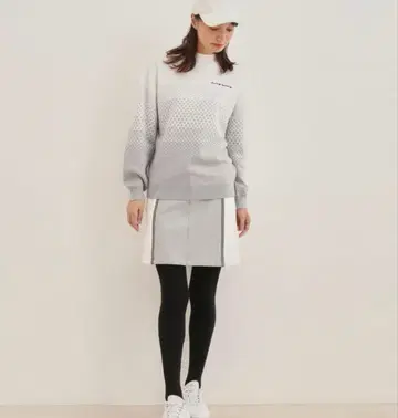 준앤로페 라인 절개 세미 A라인 스커트