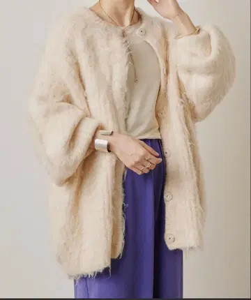 Omekashi 슈퍼 샤기 니트 코트 화이트