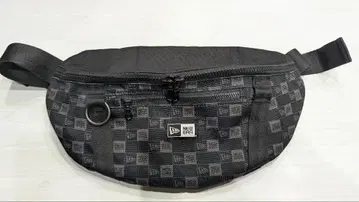 [ 레어 ] 완판! NEWERA 뉴에라 박스 로고 모노그램 웨스트 파우치