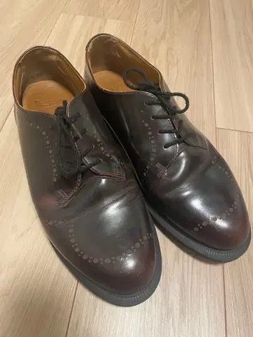 Dr.Martens AW004 3홀 브라운