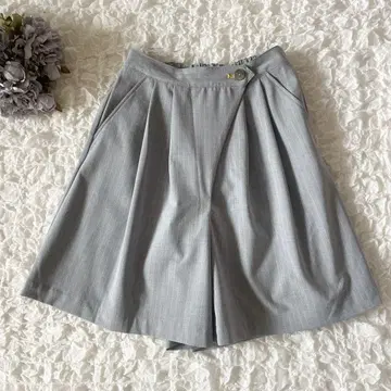 HeRIN.CYE/해린 도트 사이 핀스트라이프 숏 하프 팬츠