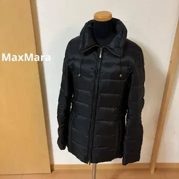 후드 부착 블랙 다운 자켓