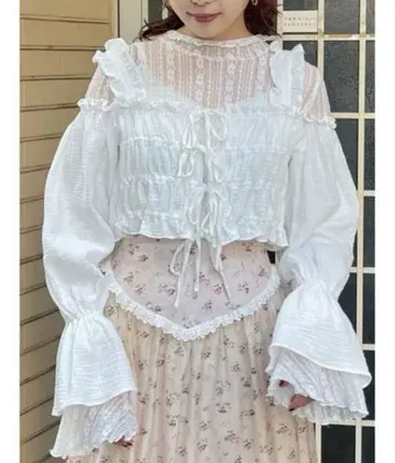 메리제니 블라우스