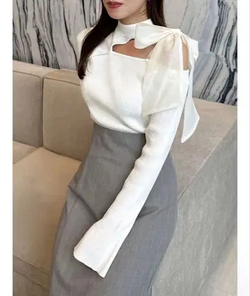 dazzlin 원숄더 리본 니트탑 화이트