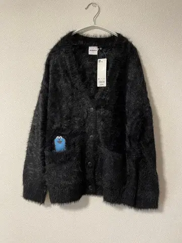 GU 콜라보 퍼펫 스 가디건 M 사이즈