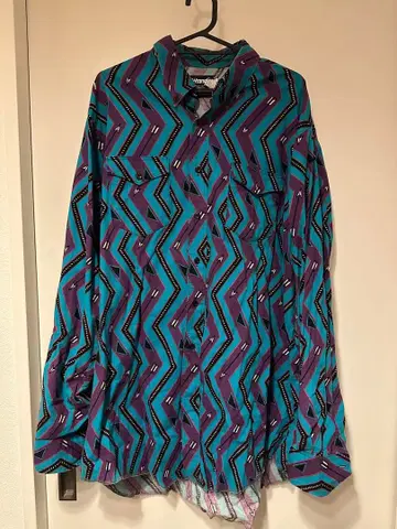 Wrangler 카우보이컷 셔츠 구제 의류로 구매했습니다.