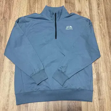 EGOZARU 듀얼 로고 하프 지퍼 맨투맨 딥 페일 블루