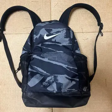 나이키 카모 패턴 백팩