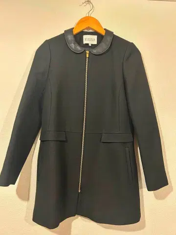 CLAUDIE PIERLOT 블랙 체스터 코트