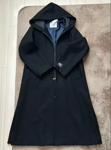 SLOBE 블랙 후드 부착 롱 코트 해밀턴 울