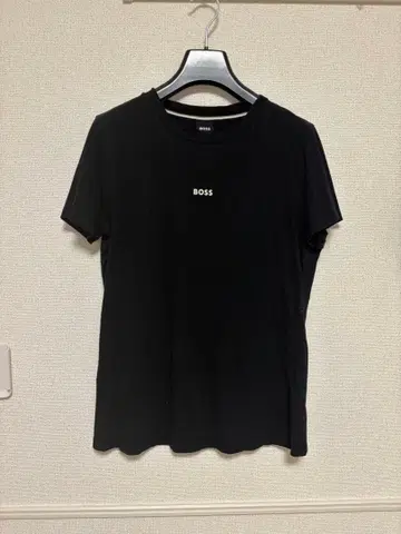 BOSS 블랙 T셔츠 반팔