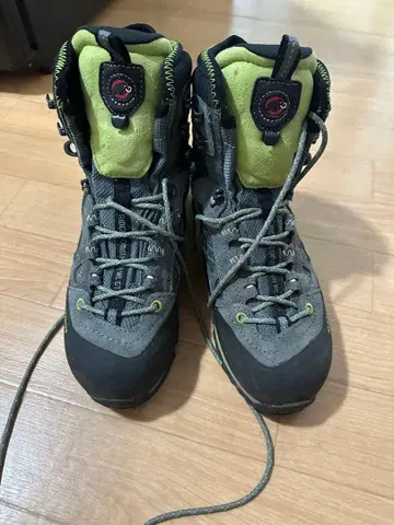 MAMMUT 여성용 등산화 24.5cm