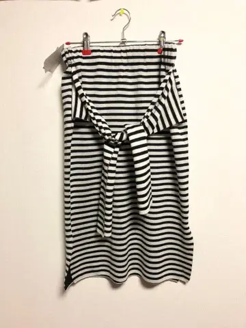 [ QUINOA ] 택 포함 보더 타이트 니트 스커트