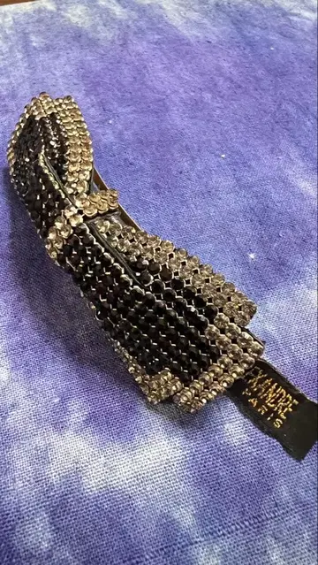 ALEXANDRE 비쥬 헤어 액세서리 보타이 블랙 실버