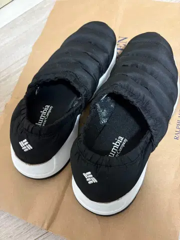 컬럼비아 스니커즈